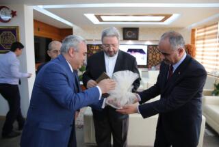 Knjiga urednika dr. sc. Vinicija B. Lupisa o Sebasti – gradu svetog Vlaha otputovala u Armeniju