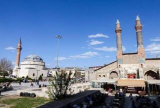 Dr. sc. Vinicije Lupis: ARMENSKI GENOCID: GRAD SV. VLAHA: Sebasta/Sivas – nekada i danas, 25. 4. 2021.