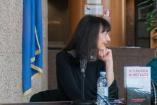 Dr. sc. Rebeka Mesarić Žabčić na predstavljanju knjige “Ni s kućom ni bez kuće”, 26. 10. 2021.