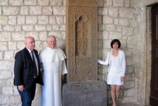 Postavljanje armenskog hačkara u Dubrovniku