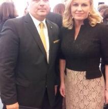 Dr. sc. Viniciju B. Lupisu Red Danice hrvatske s likom Marka Marulića