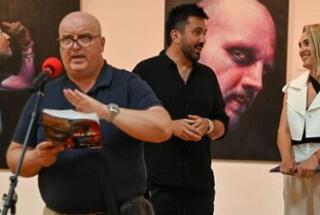 Dr. sc. Vinicije Lupis otvorio izložbu akademskog slikara Eugena Vrzića; Metković, 4. 7. 2025.
