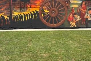 Dr. sc. Željko Holjevac i dr. sc. Danijel Vojak na komemoraciji u povodu Međunarodnog dana sjećanja na romske žrtve genocida, 2. 8. 2025.